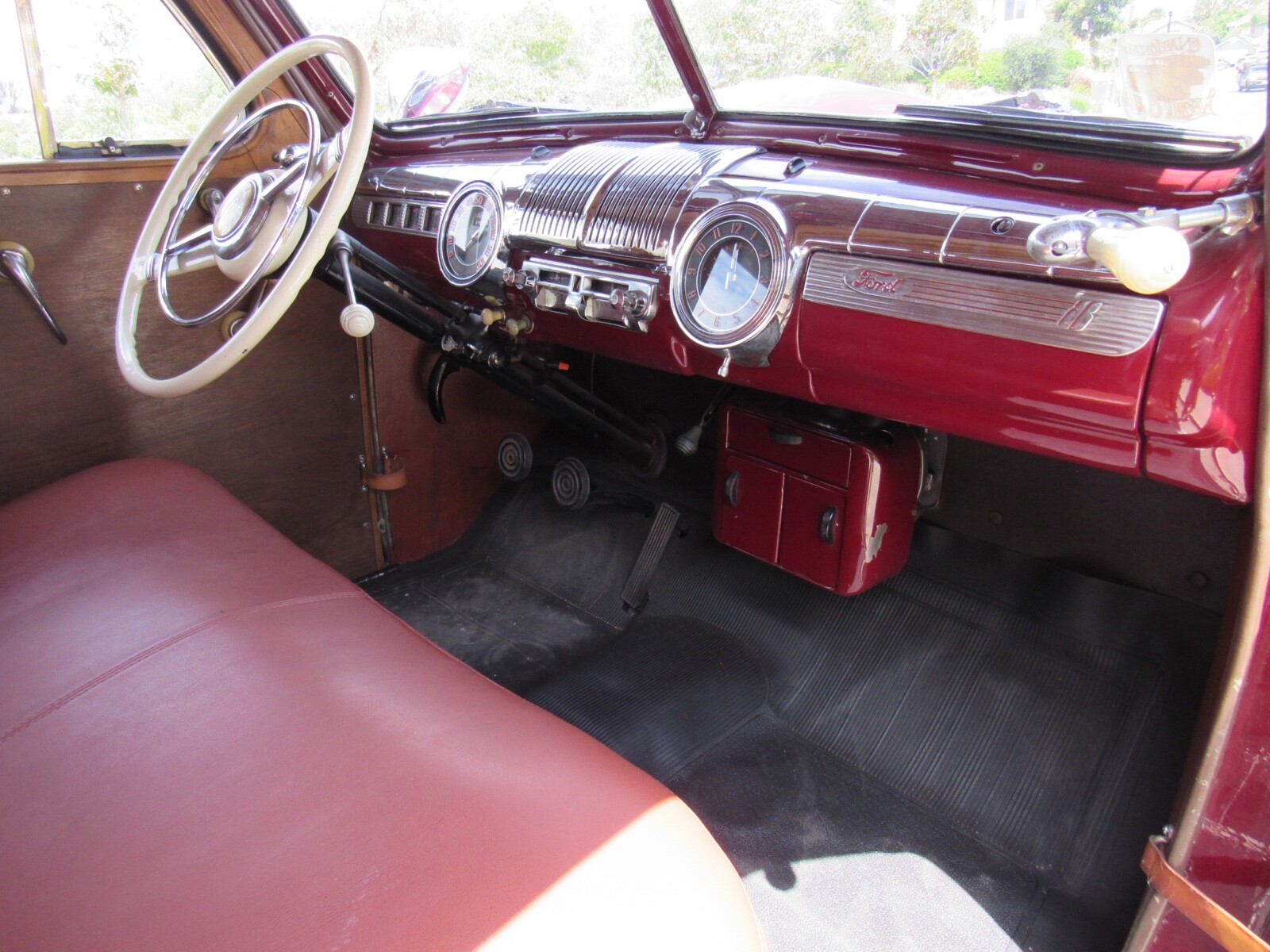 Ford-Station-Wagon-1946-Station-Wagon-11