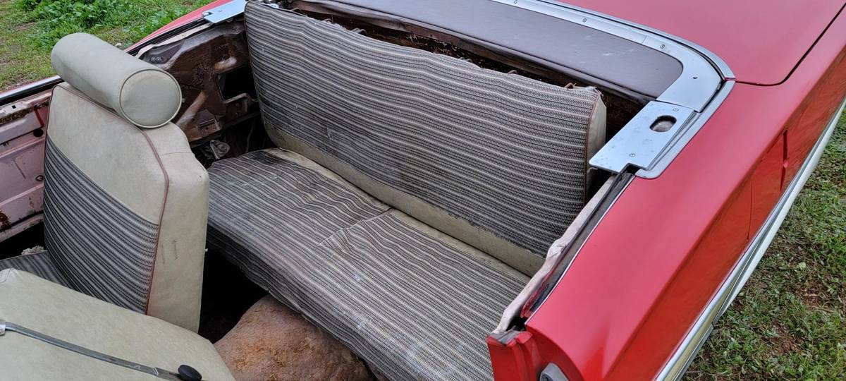 Ford-Sunliner-1958-red-17