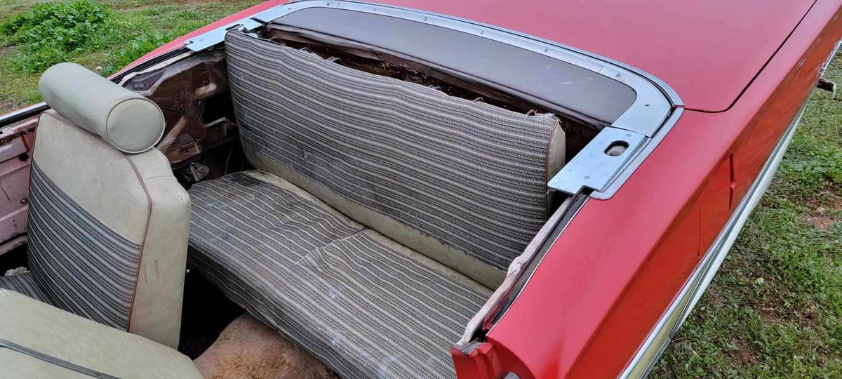 Ford-Sunliner-1958-red-18