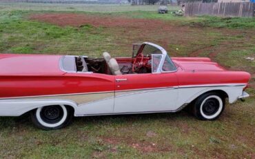 Ford-Sunliner-1958-red-4