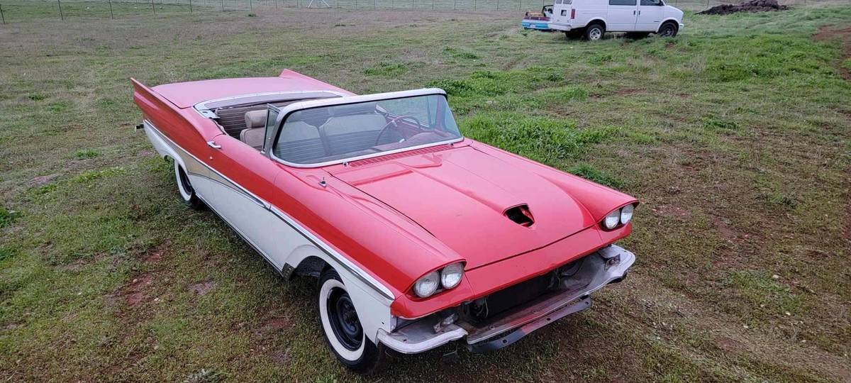 Ford-Sunliner-1958-red-6