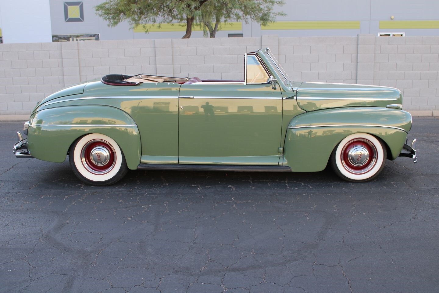 Ford-Super-DeLuxe-1941-Convertible-19