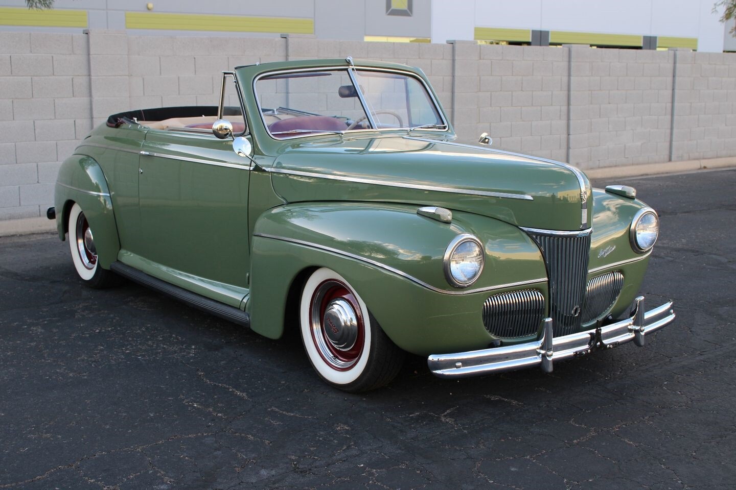 Ford-Super-DeLuxe-1941-Convertible-23