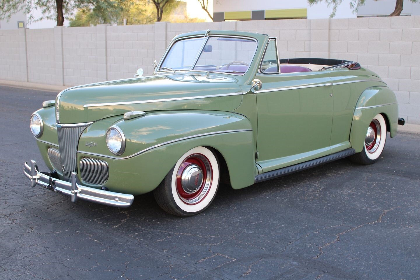 Ford-Super-DeLuxe-1941-Convertible-24