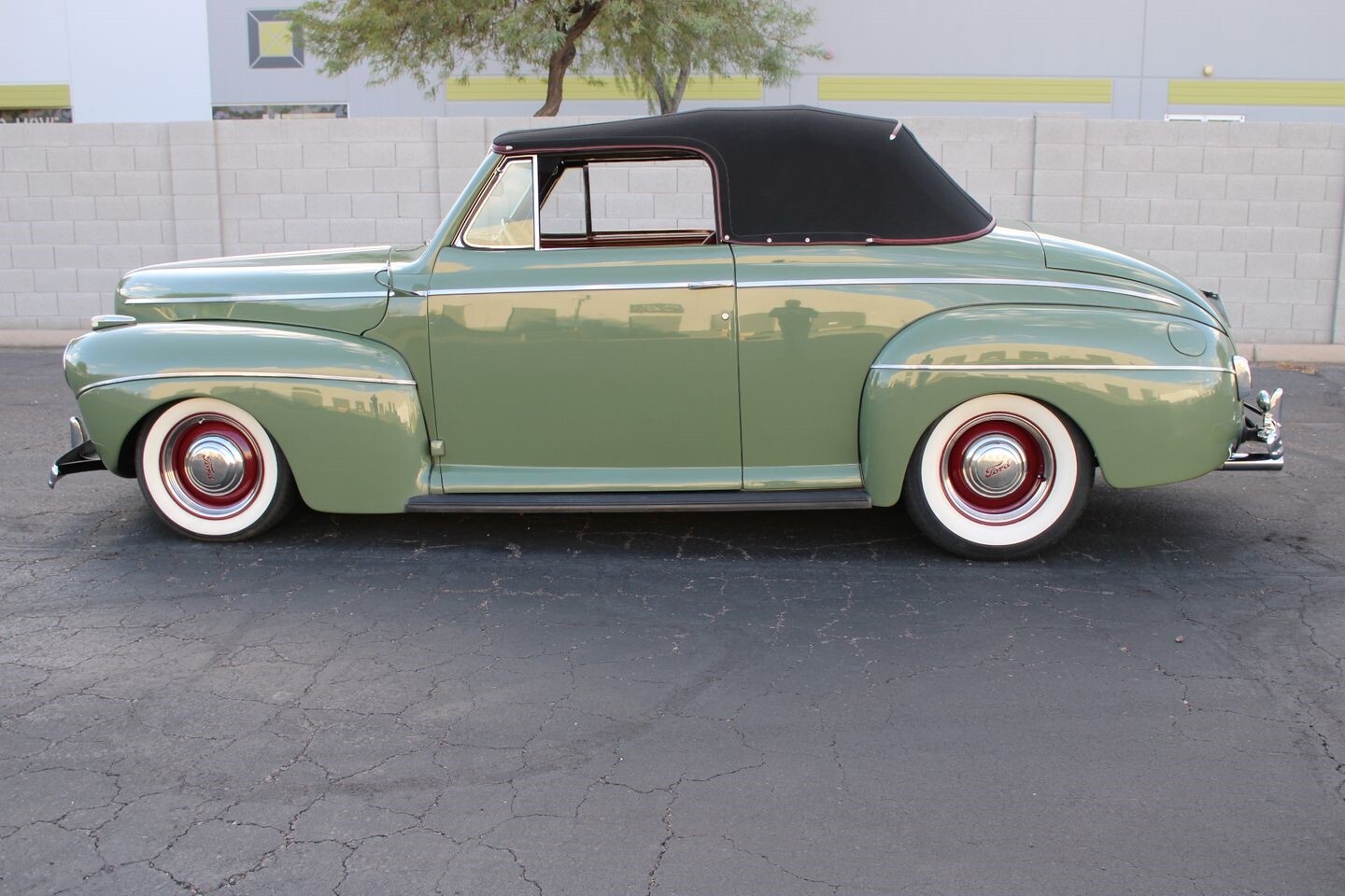 Ford-Super-DeLuxe-1941-Convertible-6