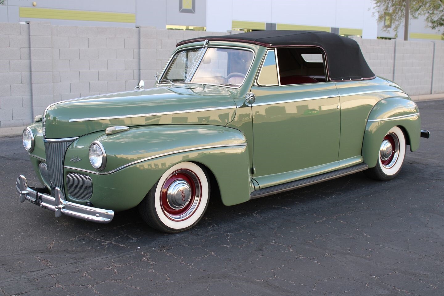 Ford-Super-DeLuxe-1941-Convertible-7