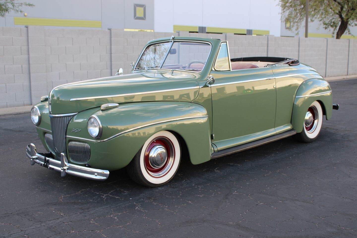 Ford-Super-DeLuxe-1941-Convertible-8