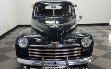 Ford-Super-Deluxe-1946-Sedan-15
