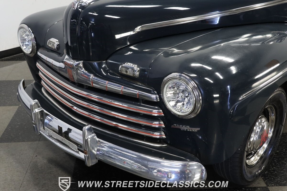 Ford-Super-Deluxe-1946-Sedan-18