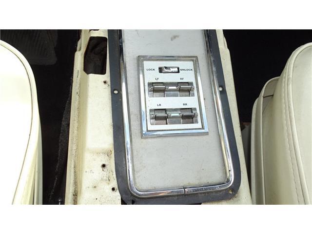 Ford-THUBIRDNDER-1964-CONVERTIBLE-19