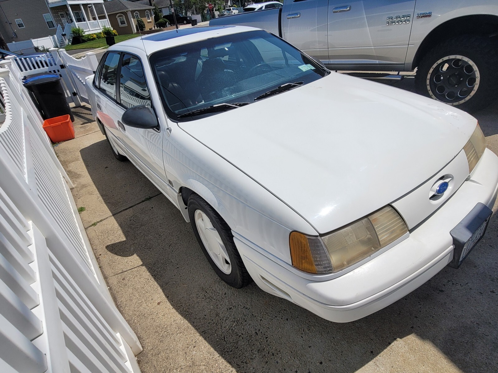Ford-Taurus-1991-4