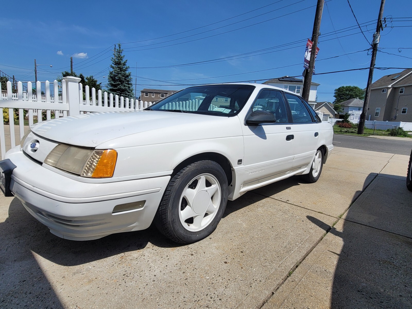 Ford-Taurus-1991