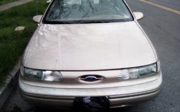 Ford-Taurus-1993-Sedan