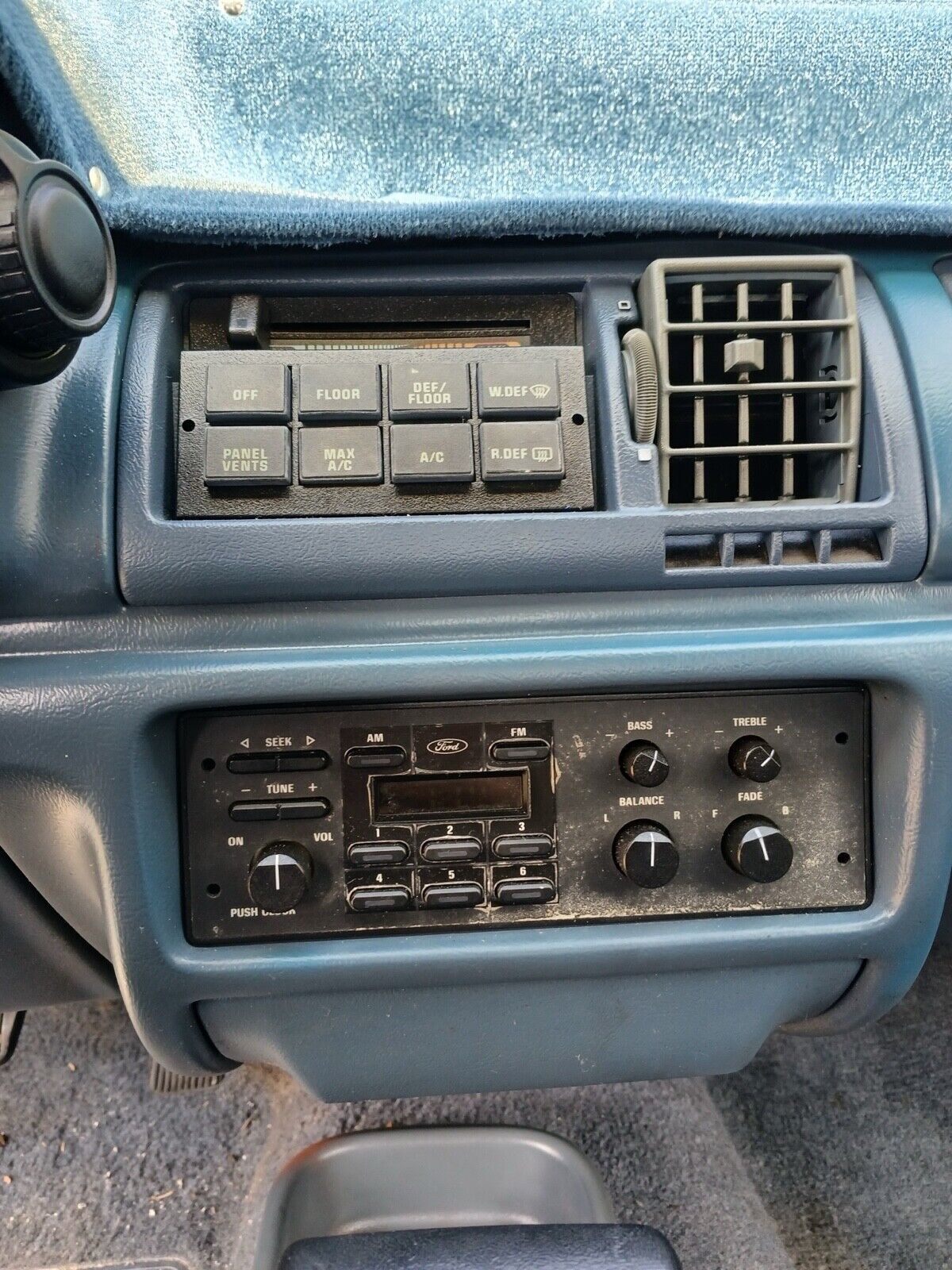 Ford-Tempo-1992-Sedan-11
