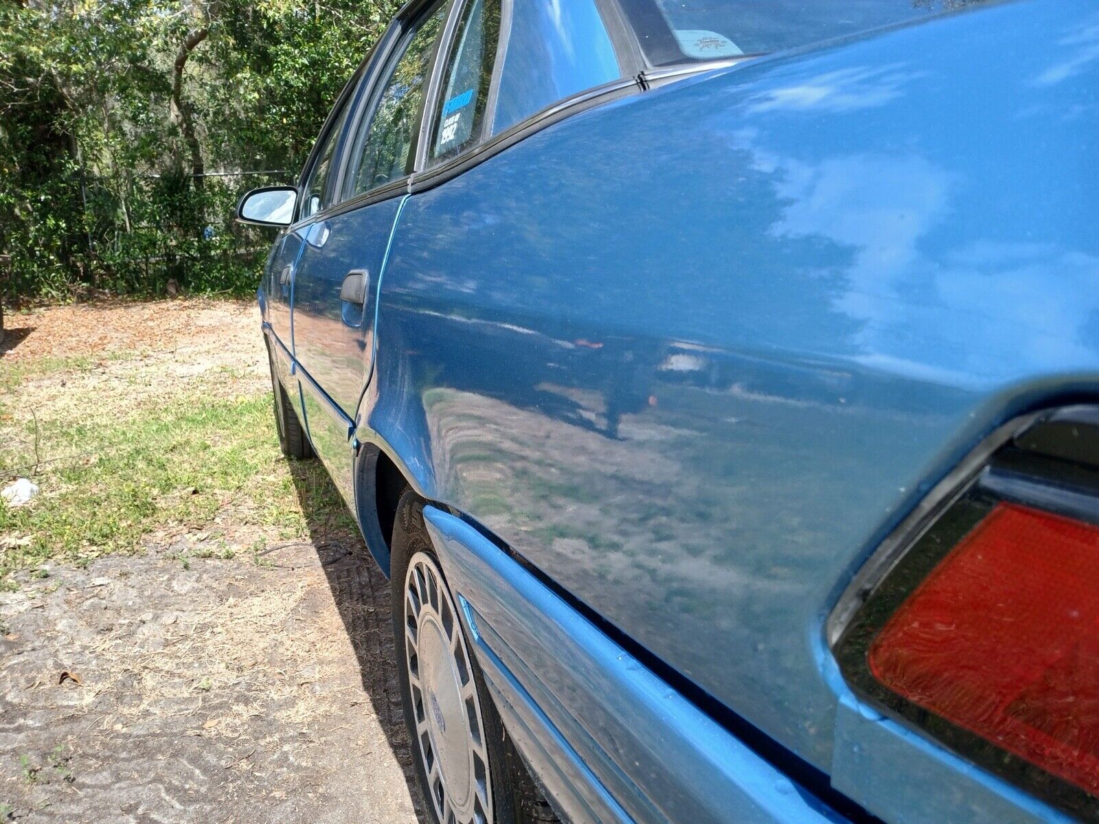 Ford-Tempo-1992-Sedan-3