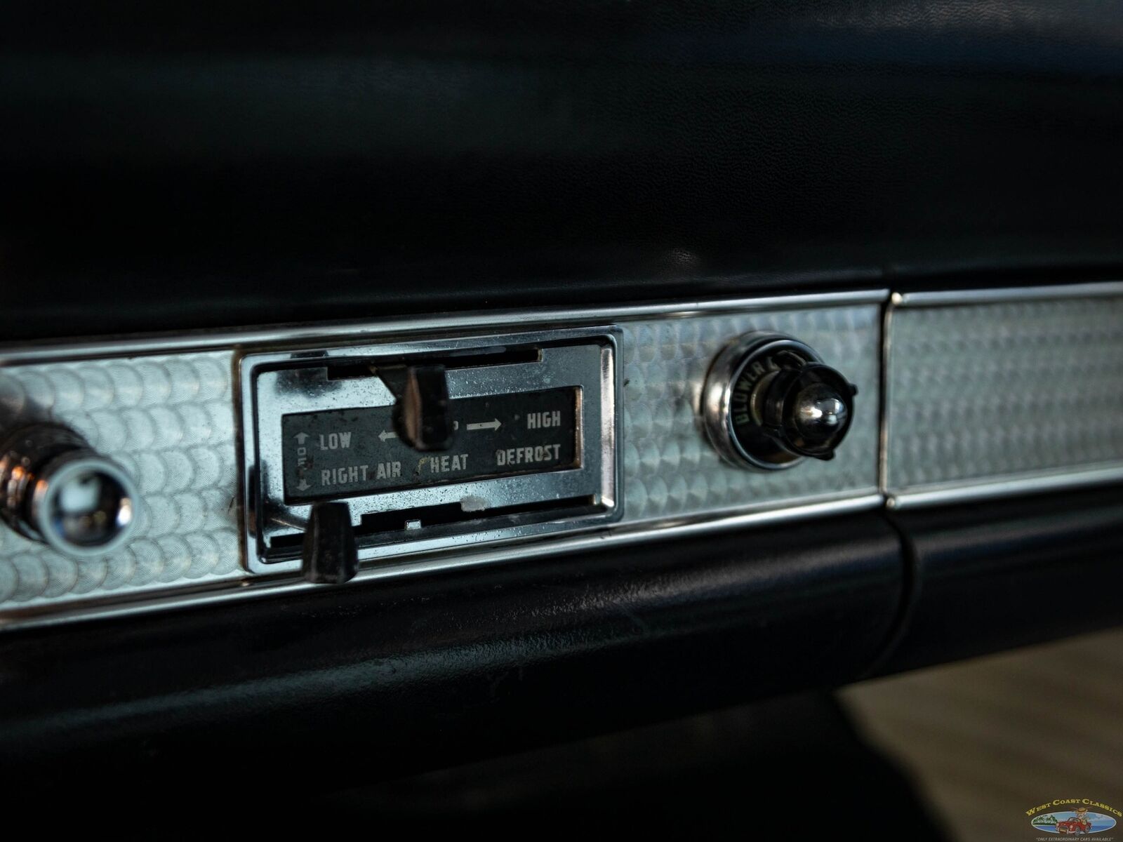 Ford-Thunderbird-1955-2-Door-Convertible-34