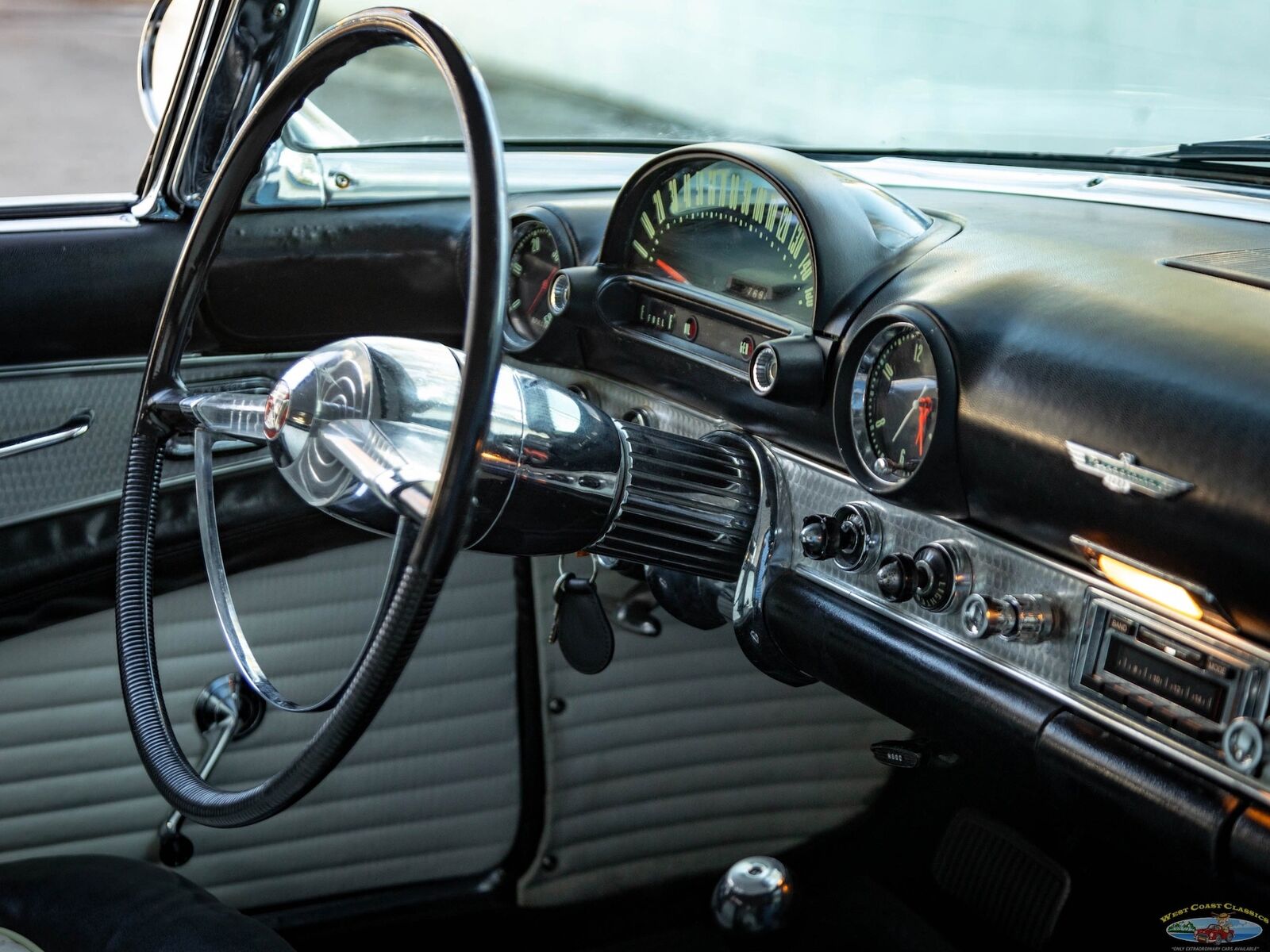 Ford-Thunderbird-1955-2-Door-Convertible-36