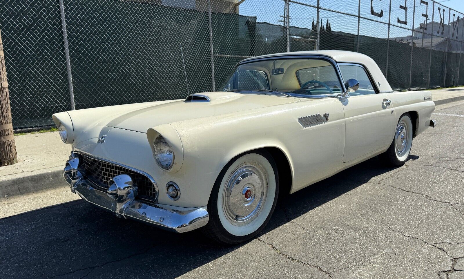 Ford-Thunderbird-1955-Convertible-1