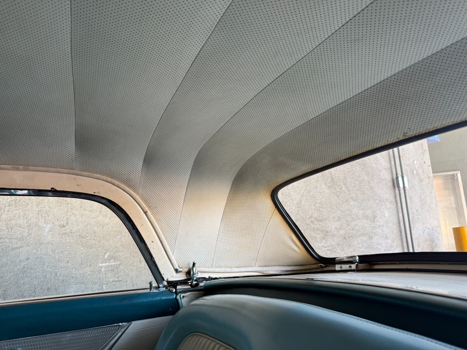Ford-Thunderbird-1955-Convertible-17