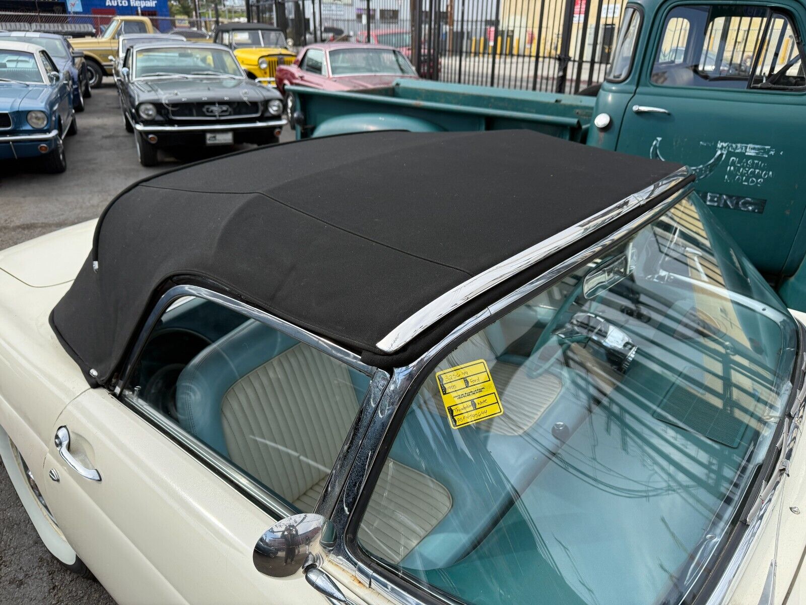 Ford-Thunderbird-1955-Convertible-7