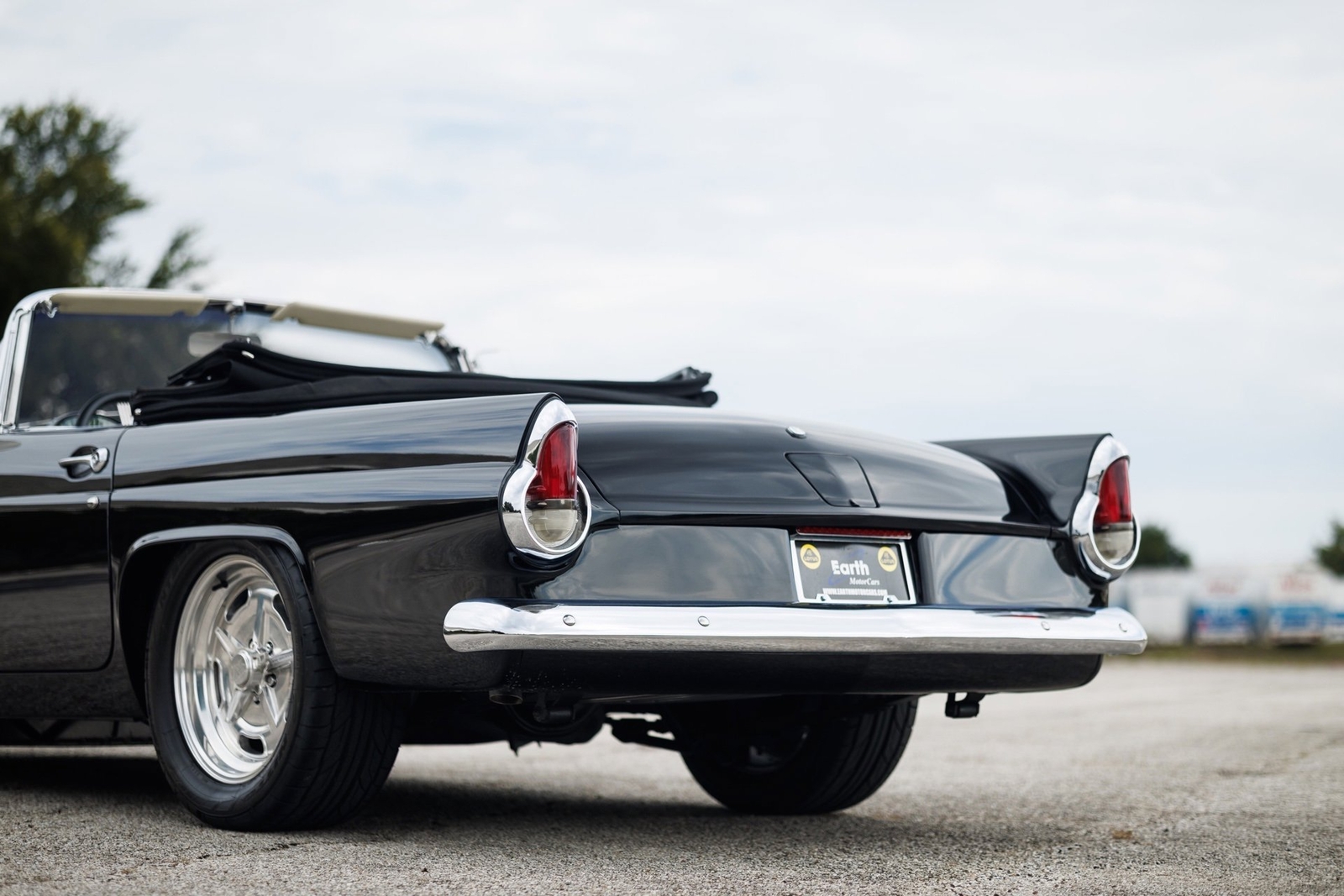 Ford-Thunderbird-1956-Convertible-17
