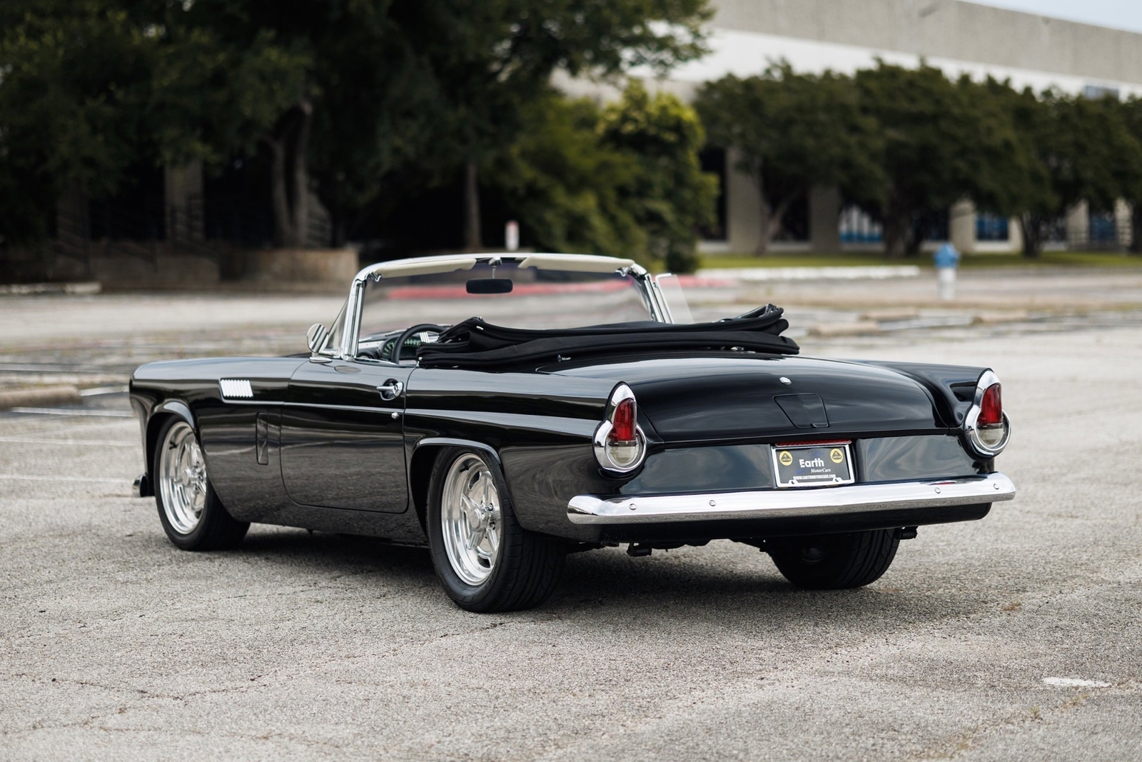 Ford-Thunderbird-1956-Convertible-8