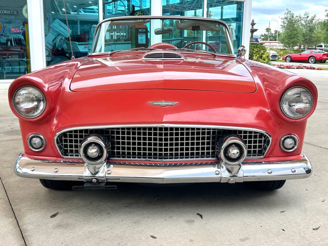 Ford-Thunderbird-1956-Sedan-1
