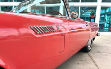 Ford-Thunderbird-1956-Sedan-10