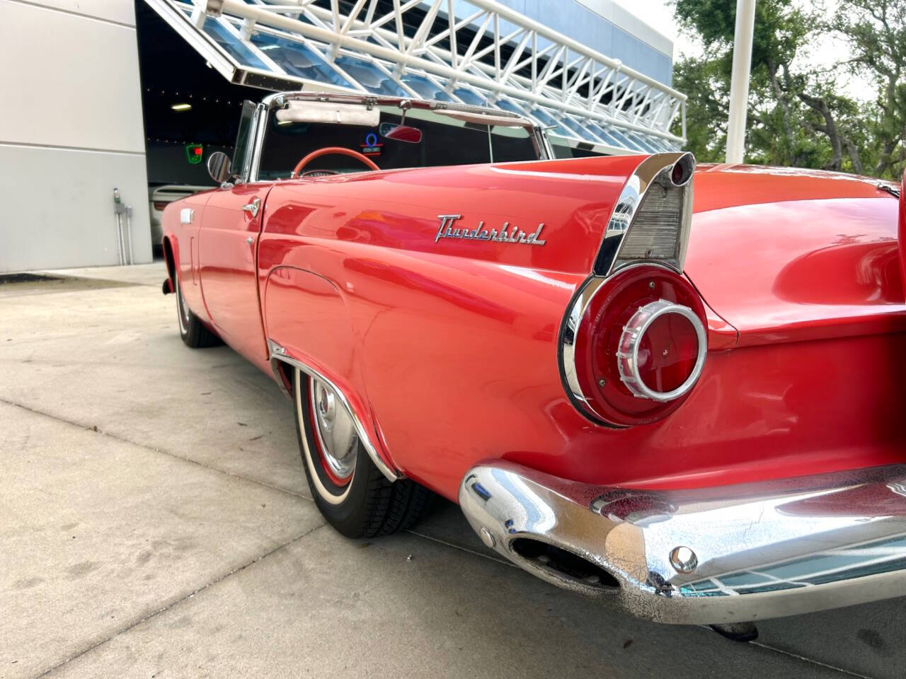 Ford-Thunderbird-1956-Sedan-12