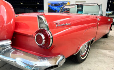 Ford-Thunderbird-1956-Sedan-13