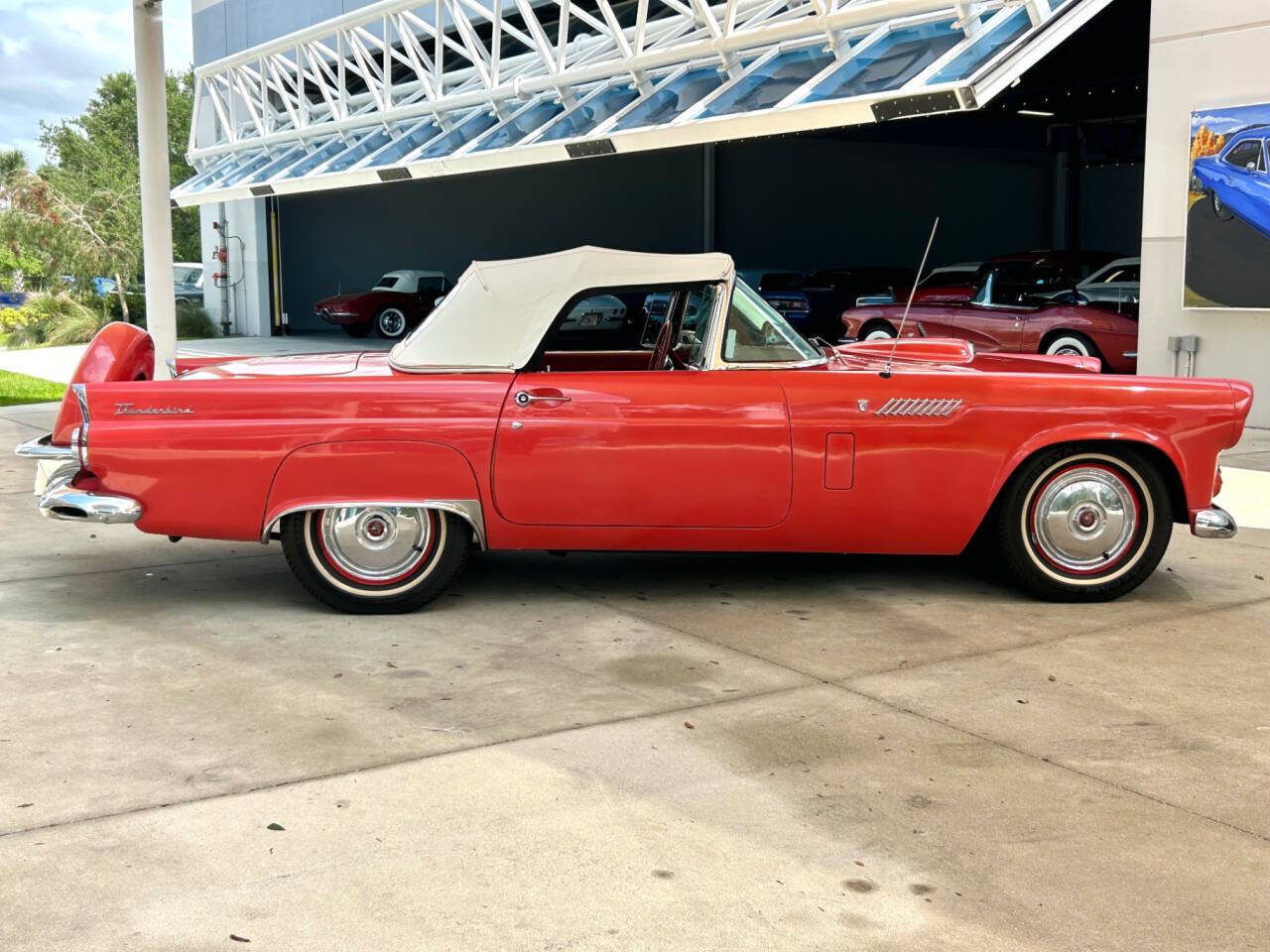 Ford-Thunderbird-1956-Sedan-17