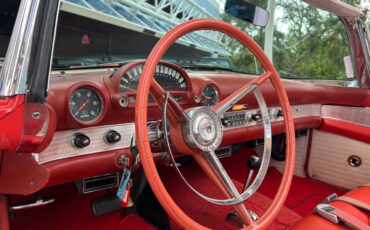 Ford-Thunderbird-1956-Sedan-23