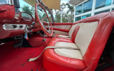 Ford-Thunderbird-1956-Sedan-24