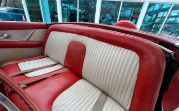 Ford-Thunderbird-1956-Sedan-25