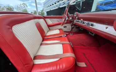 Ford-Thunderbird-1956-Sedan-29