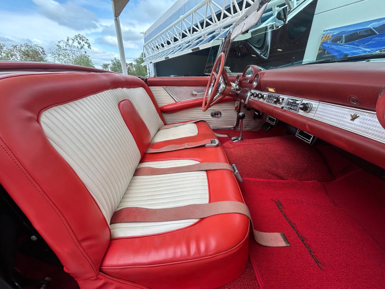 Ford-Thunderbird-1956-Sedan-29