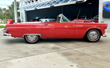 Ford-Thunderbird-1956-Sedan-3