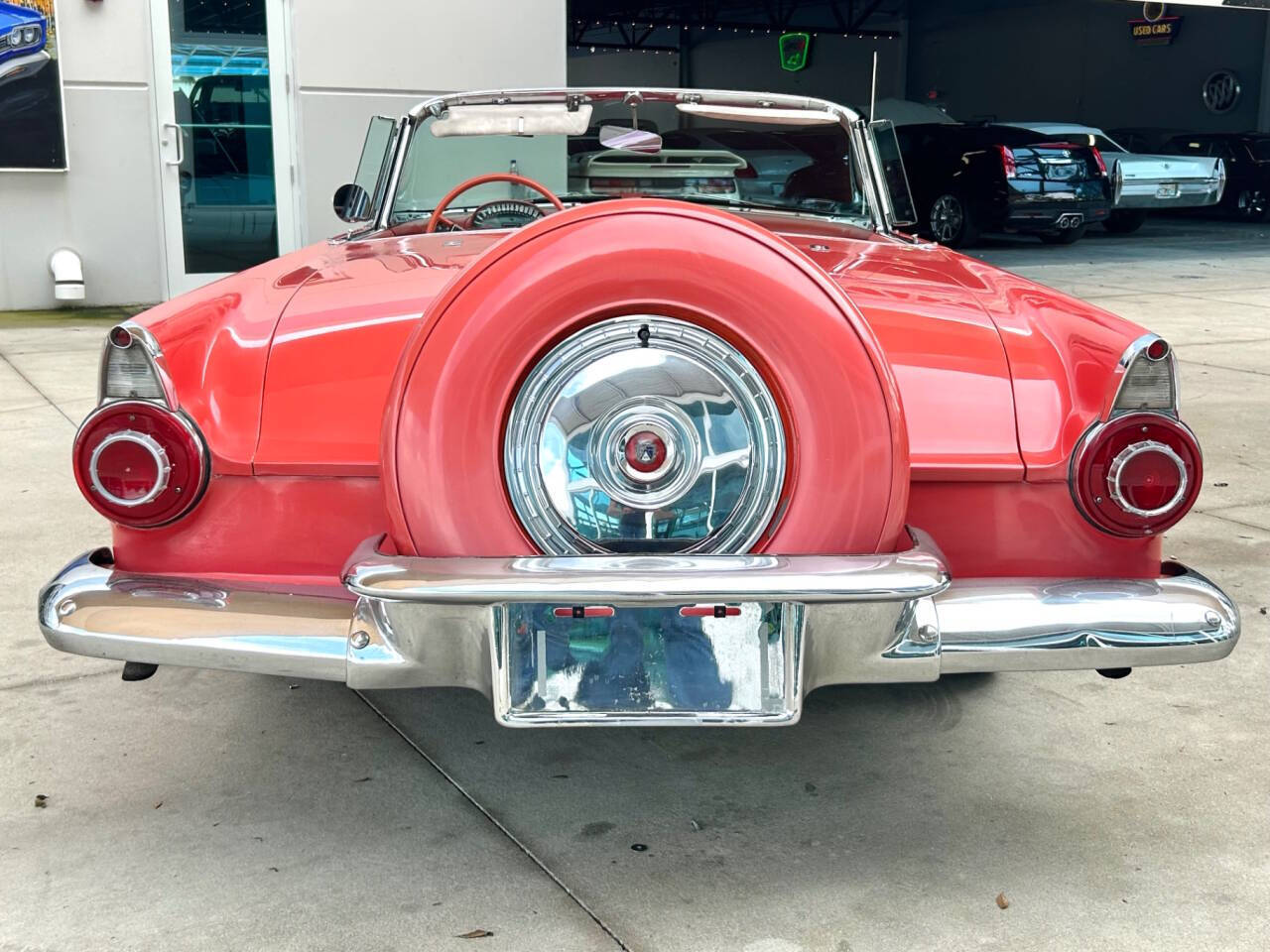 Ford-Thunderbird-1956-Sedan-5