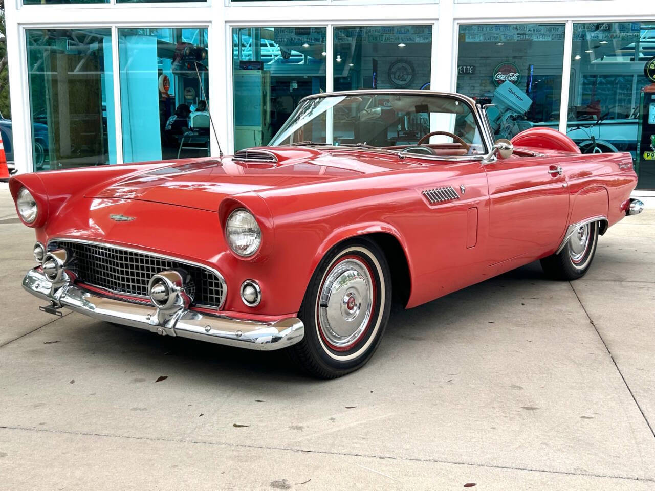 Ford-Thunderbird-1956-Sedan-8