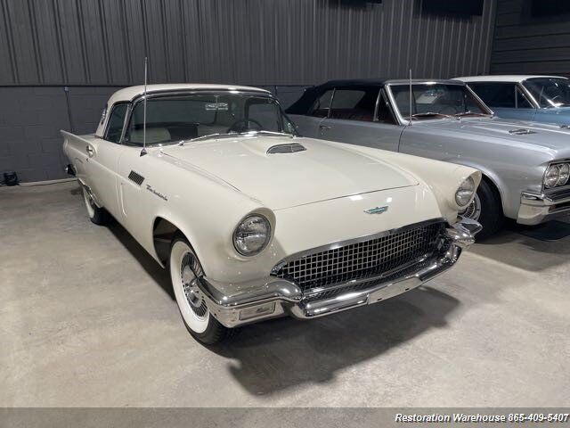 Ford-Thunderbird-1957-3