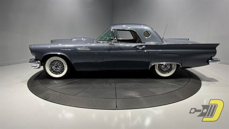 Ford-Thunderbird-1957-Convertible-18