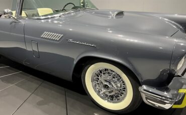 Ford-Thunderbird-1957-Convertible-22
