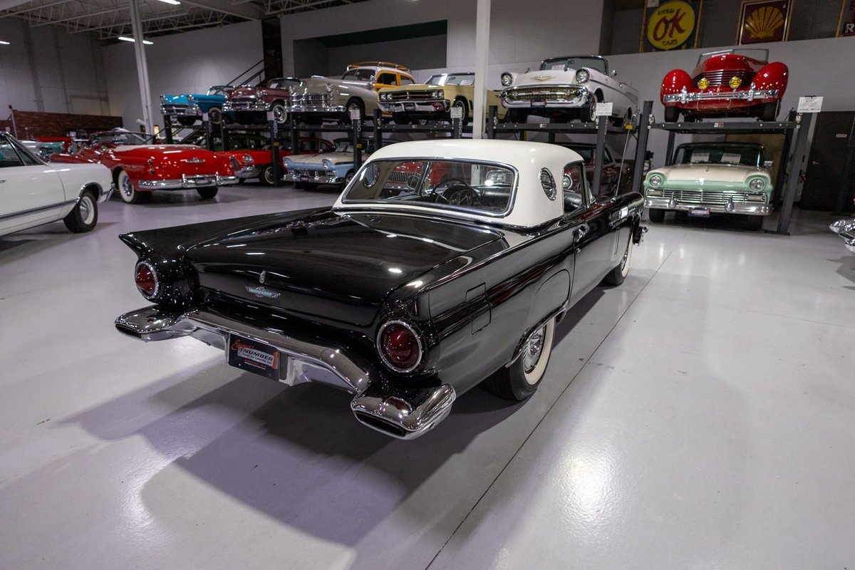 Ford-Thunderbird-1957-Convertible-32