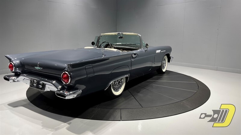 Ford-Thunderbird-1957-Convertible-38