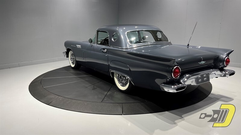 Ford-Thunderbird-1957-Convertible-4