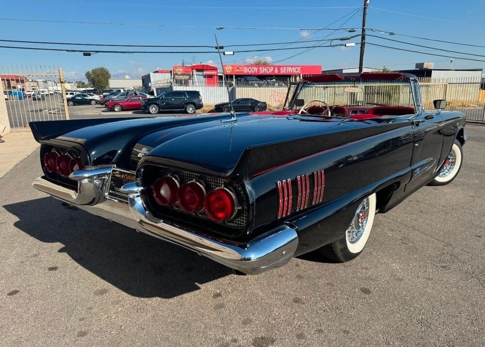 Ford-Thunderbird-1960-Convertible-2