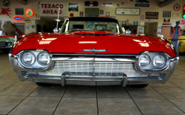 Ford-Thunderbird-1961-Classic-Car-12
