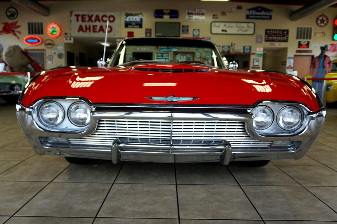 Ford-Thunderbird-1961-Classic-Car-12