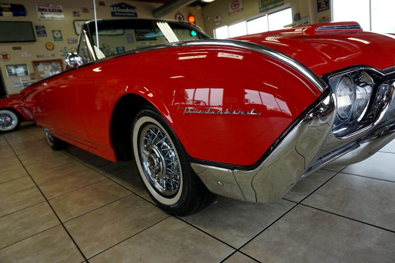 Ford-Thunderbird-1961-Classic-Car-14