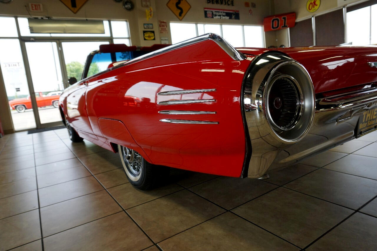 Ford-Thunderbird-1961-Classic-Car-16